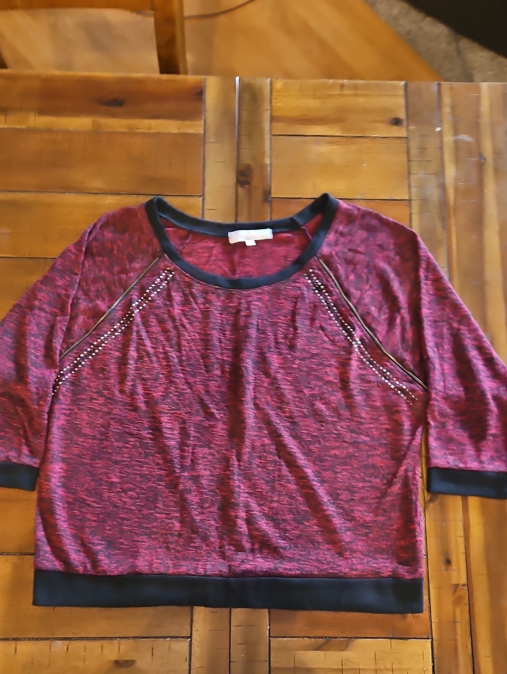 Almost Famous Red Heathered Short Sleeve Top with Black Trim and Studs
